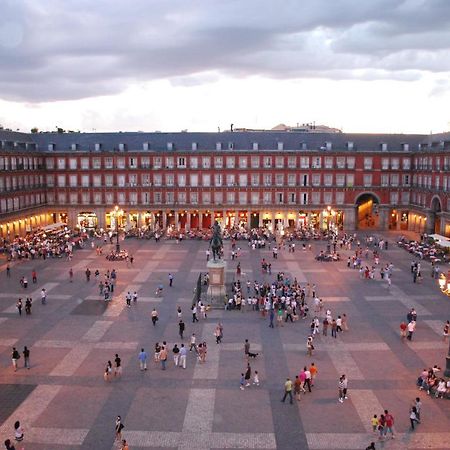 Nuevo Elegante Piso Vintage En Plena Plaza Mayor Madrid Exterior photo